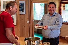 Glücklicher Gast
